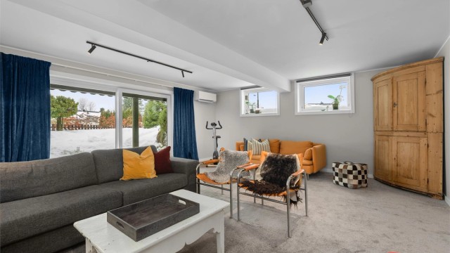 Kjellerstue. Kjellerstua varmes opp med vannbåren gulvvarme og varmepumpe