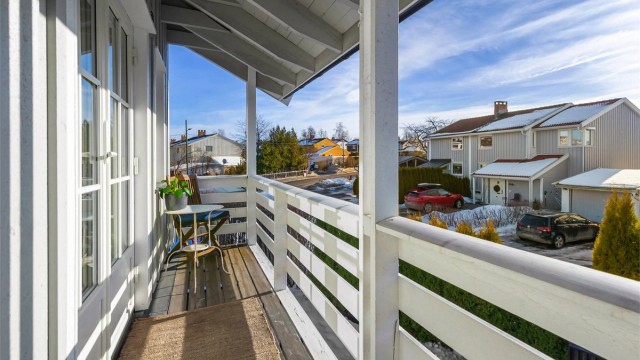 Hyggelig veranda på 5 kvm med utgang fra ett av soverommene