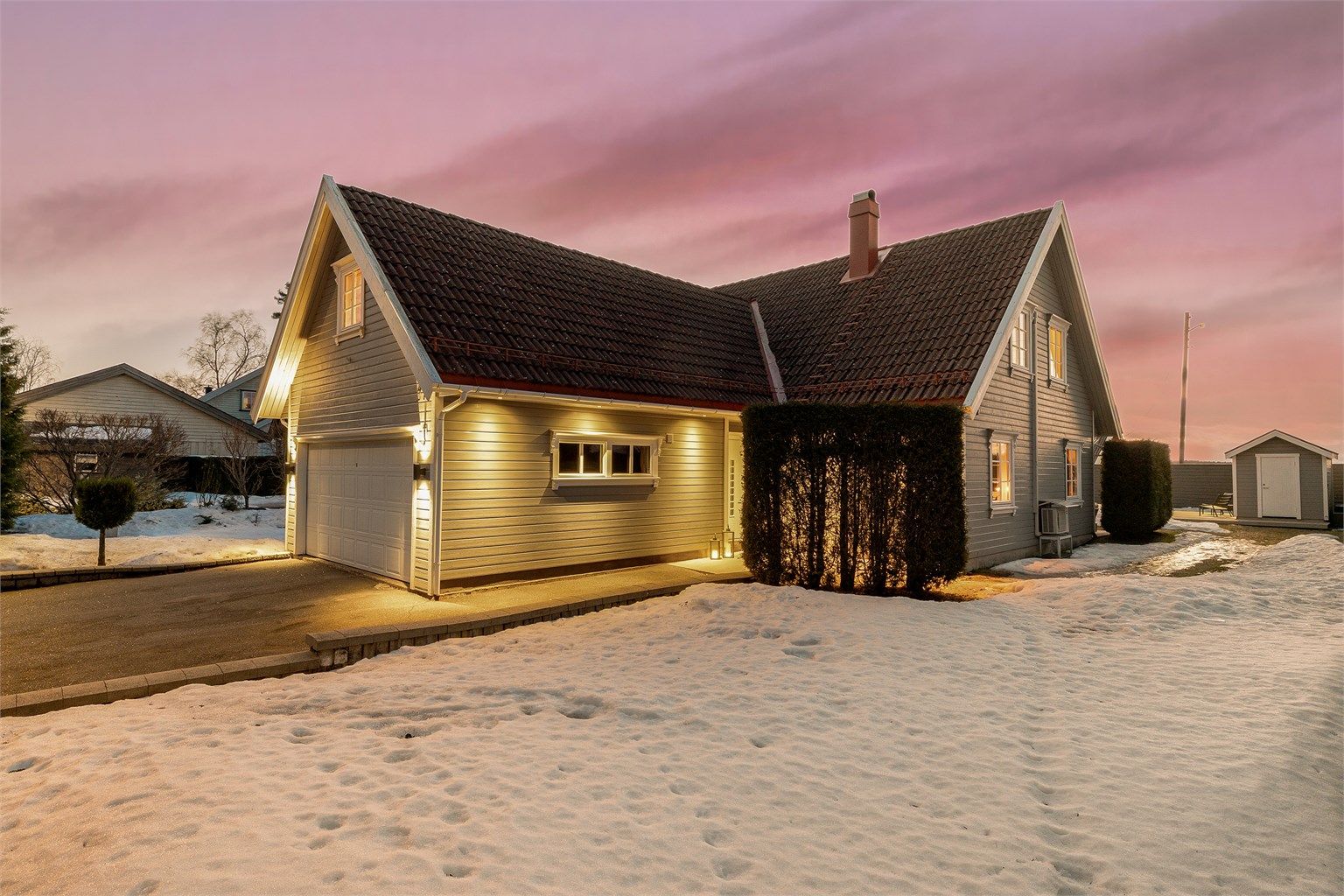 Husk påmelding til visning.