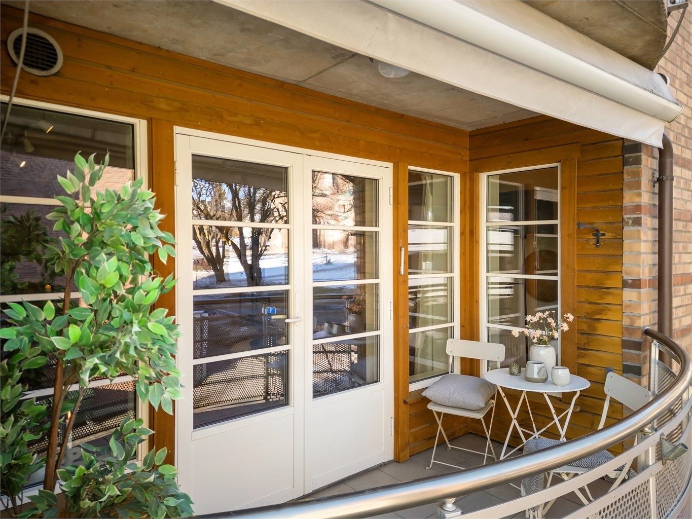  Uteplass på balkong på 5 kvm. I tillegg er det tilgang til stor felles takterrasse. Foto: Emotional Landscape Production Ole Thoresen