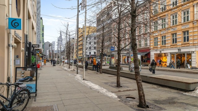 Noen få kvartaler ned finner du Bogstadveien med alle sine butikker, restauranter og kafeer.