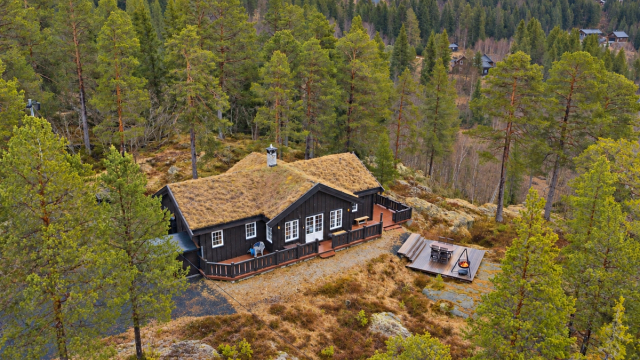 Fredrik Christoffersen presenterer Øvre Bjåskar 10! Foto: Fjellmedia