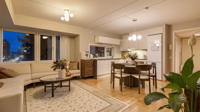 Eiendomsmegler Krogsveen v/Christian Blenne Lien ønsker velkommen til Adolph Tidemands gate 49