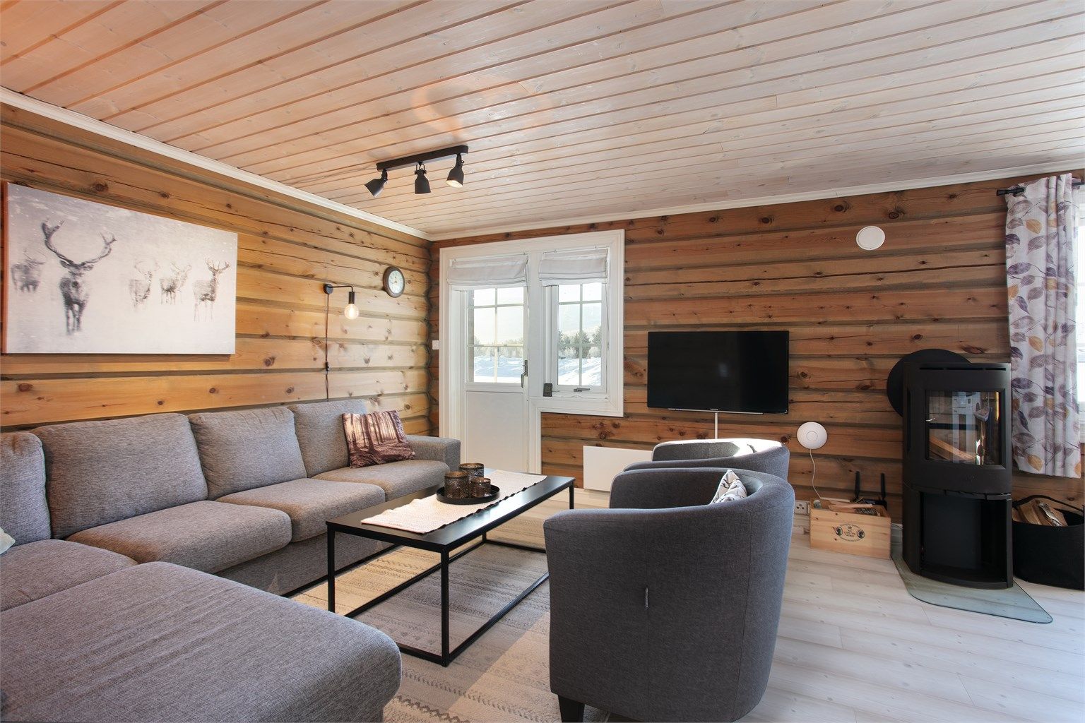 Utgang fra stue til terrasse -  Foto: Jarle Osen