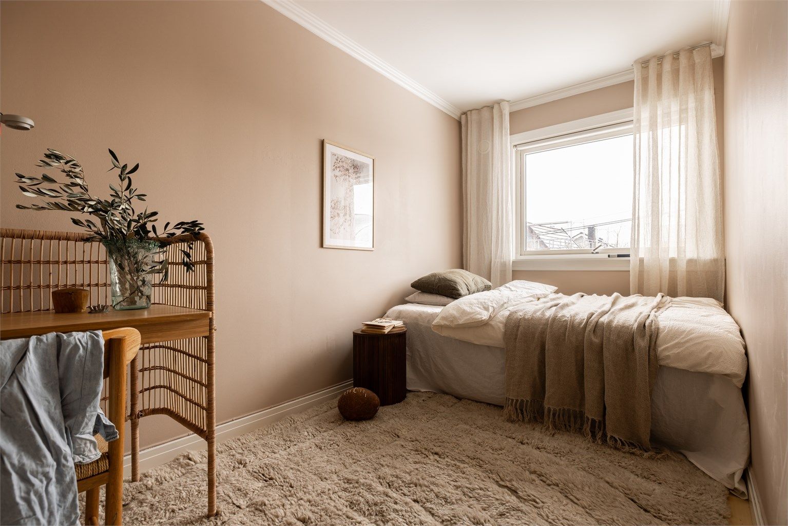 Alle soverommene har fin størrelse, med plass til seng og arbeidspult