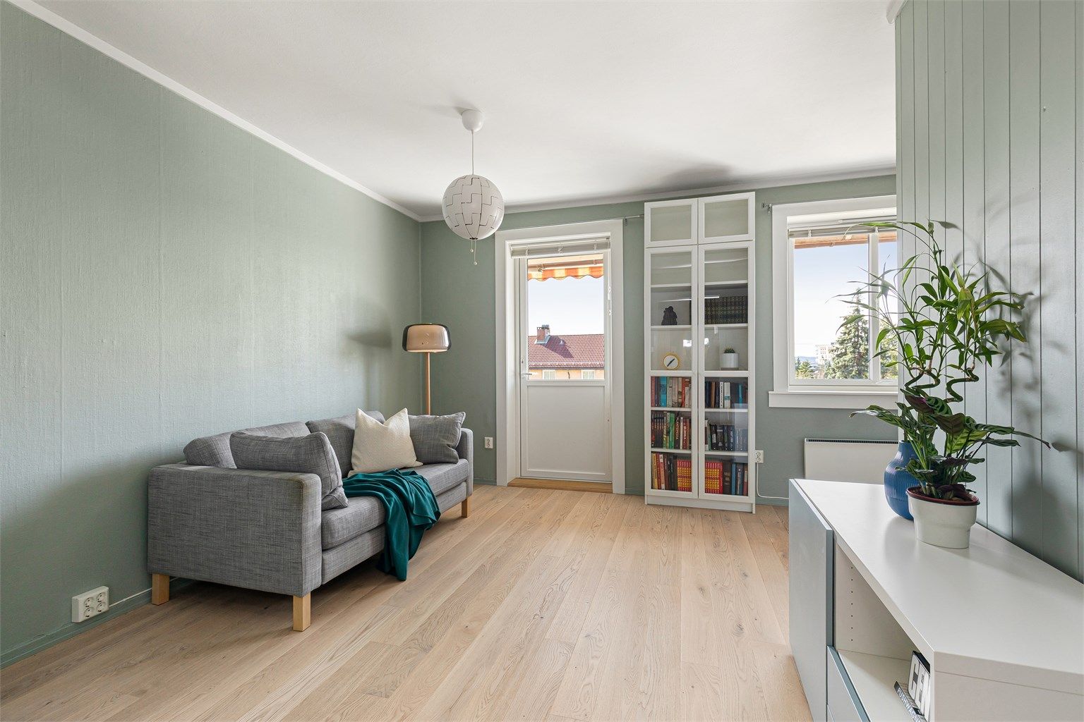 Utgang til balkongen fra stuen