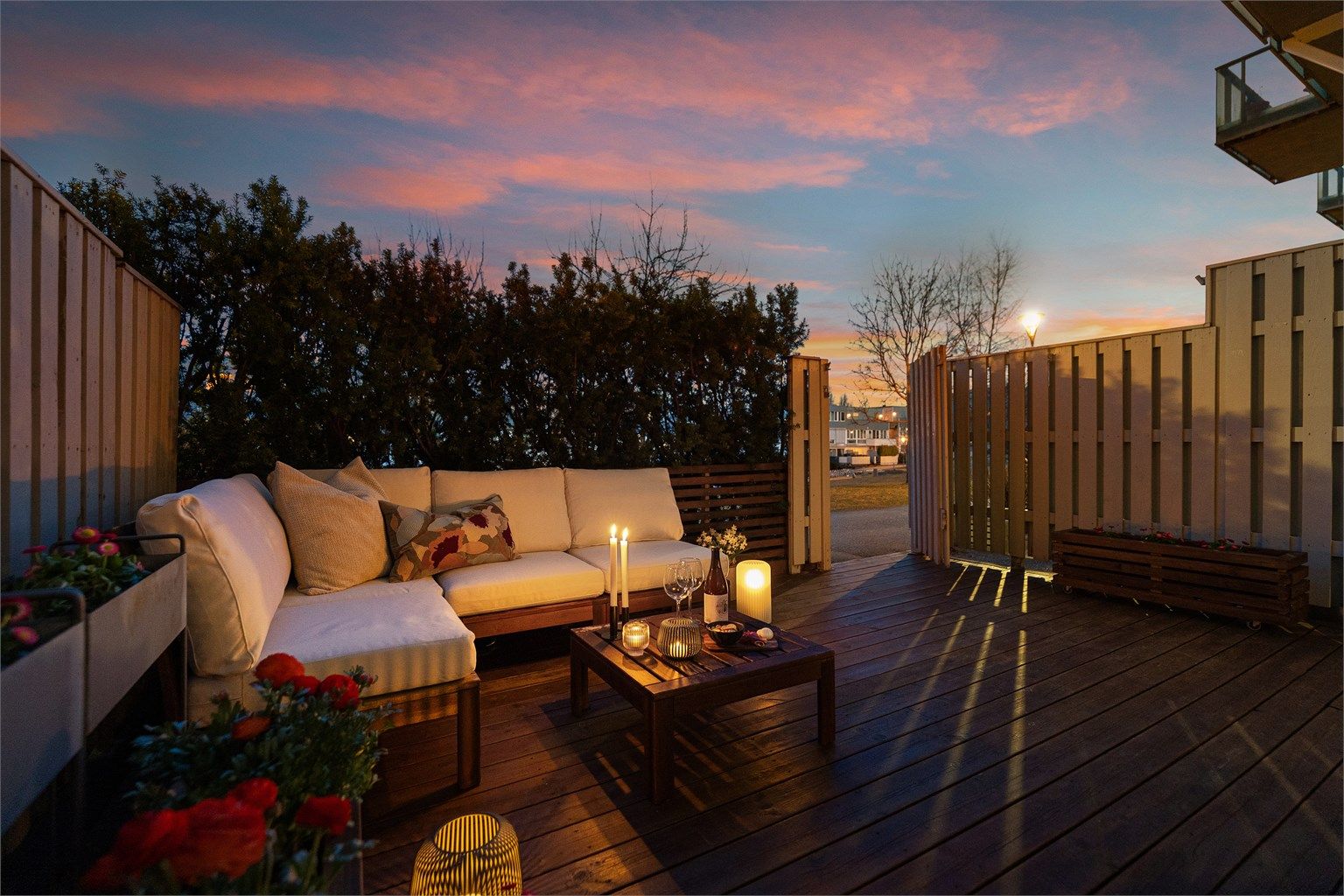 En delikat 3-roms selveier med to solrike uteplasser