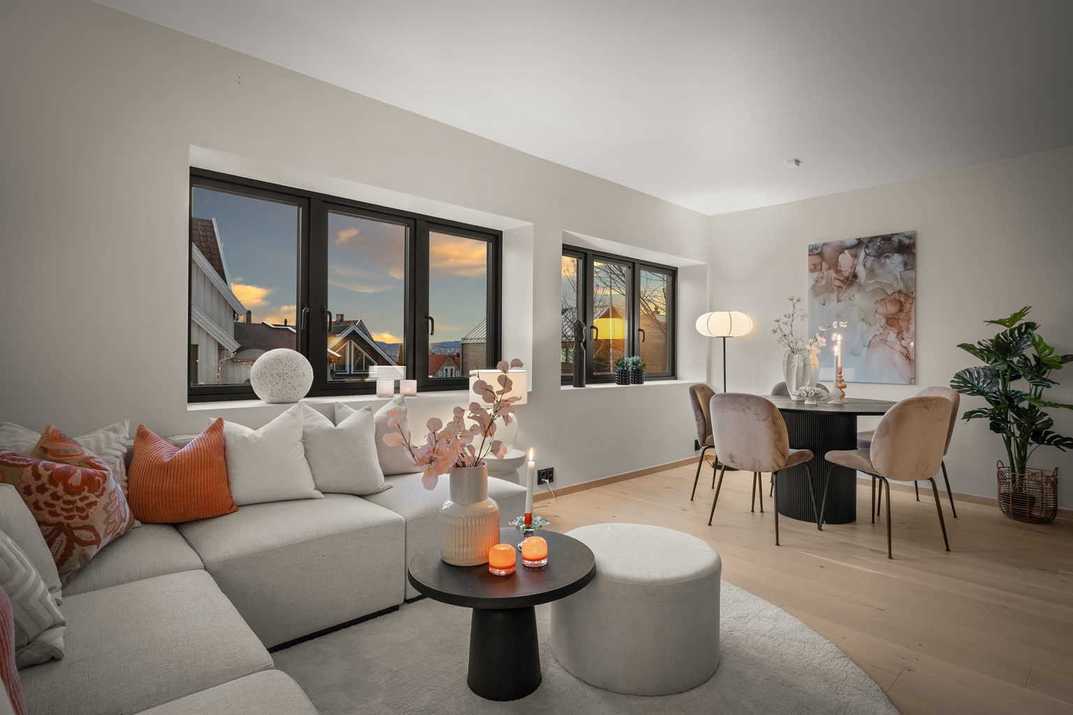 Velkommen til Ballplassveien 2 - Lekker oppusset selveier | 1. etg. + kjeller med egen inngang | 2 bad | Parkering | Hageparsell