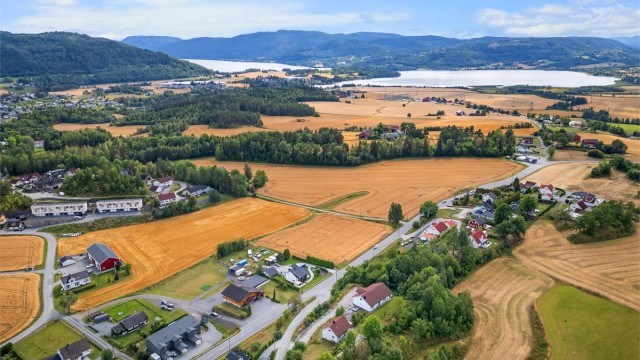 Kort avstand til Fiskumvannet og Eikern med flotte muligheter for båtliv, bading og fisking
