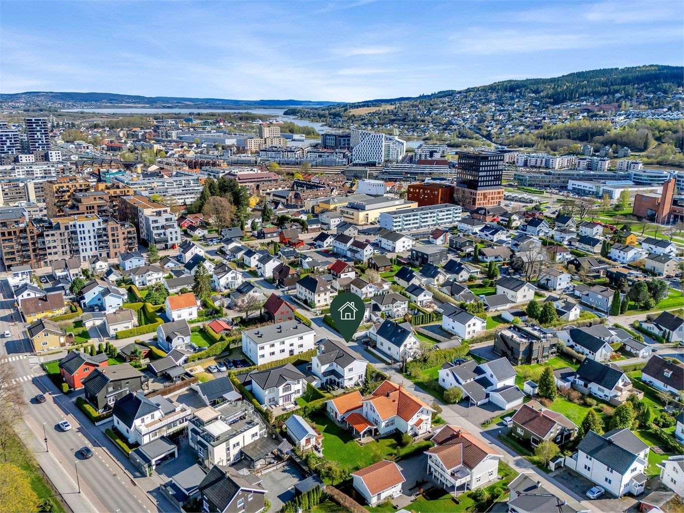 Ønsker du å bo i et av Lillestrøms mest populære områder med kort vei til et rikt utvalg av servicetilbud eller alt annet Lillestrøm sentrum har å by på? Nå har du sjansen! 