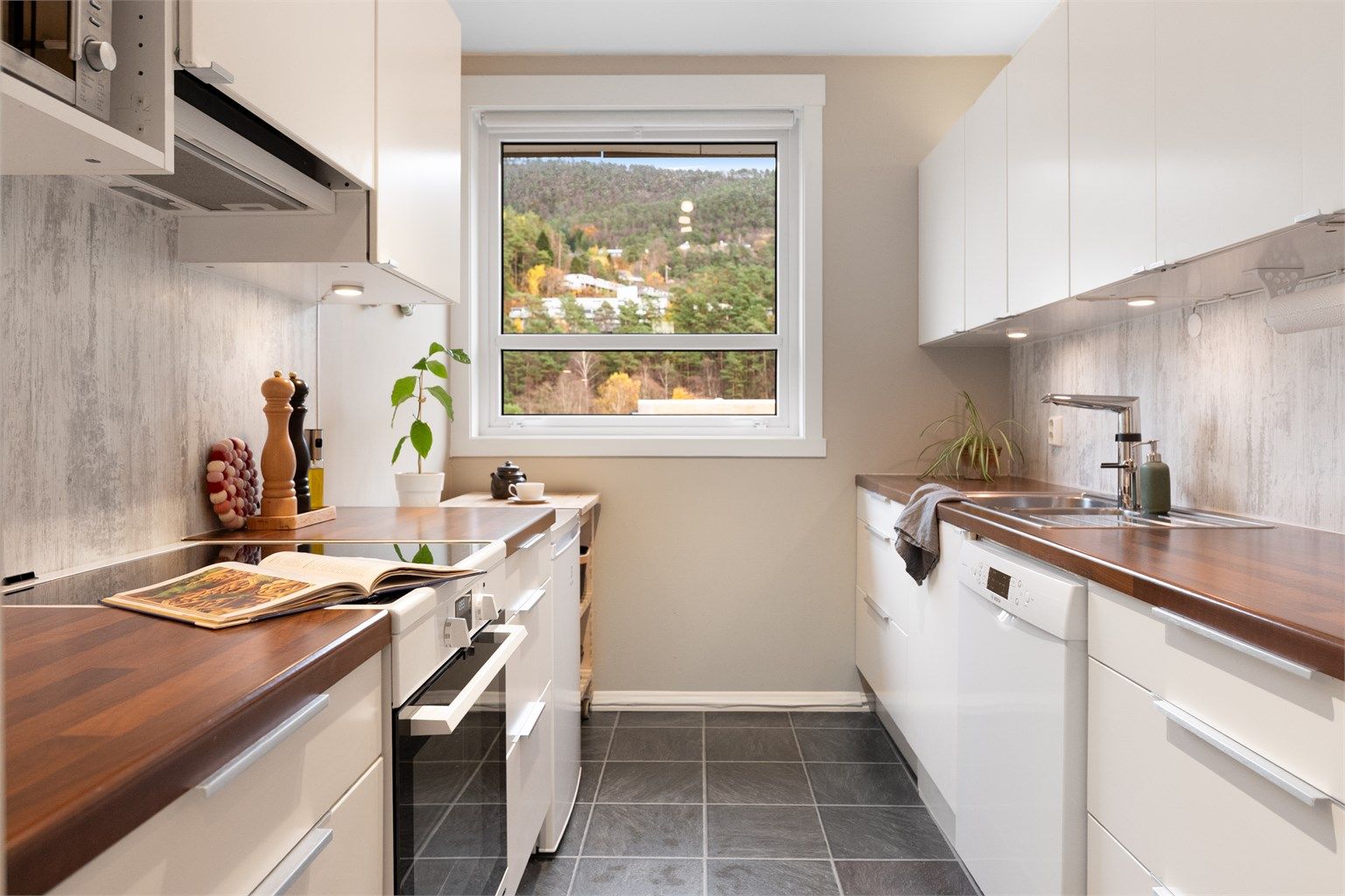 - Leiligheten ligger i toppetasjen -