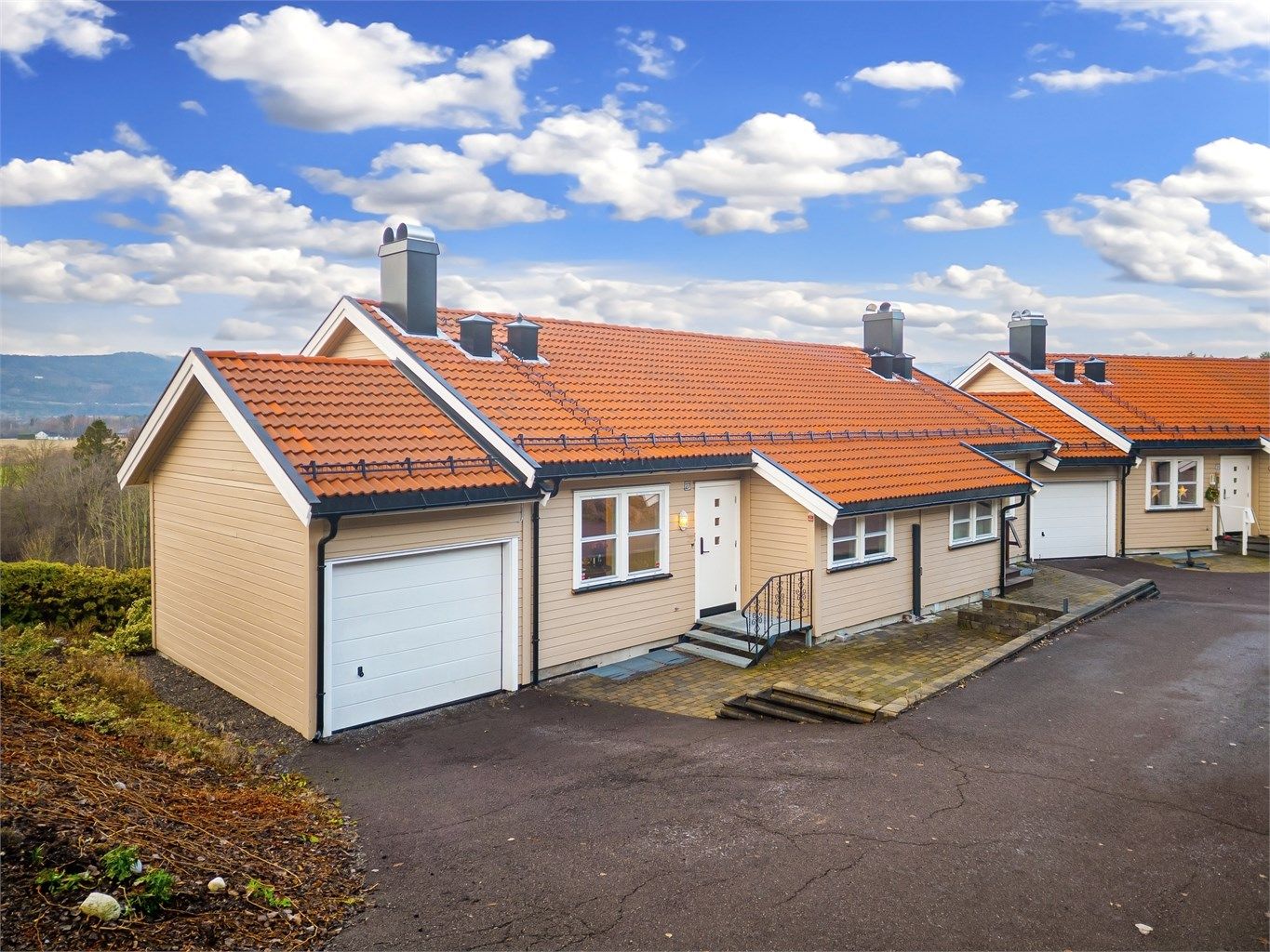 Rekkehus leilighet med flott beliggenhet i et rolig, barnevennlig og attraktivt boligområde på Skafjellåsen. Foto: Emotional Landscape Production Ole Thoresen.