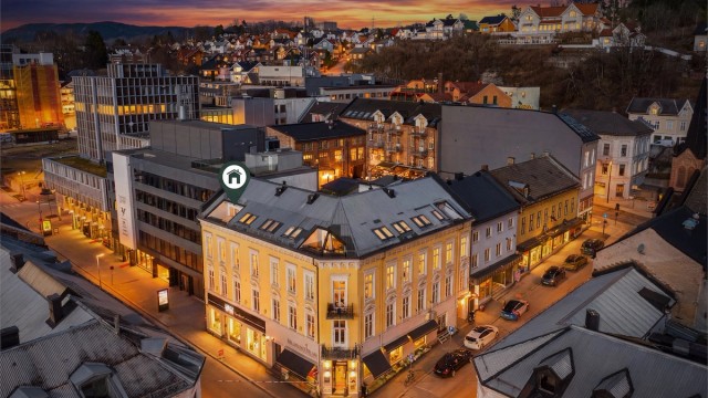 Leiligheten er plassert midt i Skien sentrum, med direkte nærhet til alle fasiliteter og servicetilbud. Foto: Boligfotograf1 v/ Dag Frogner.