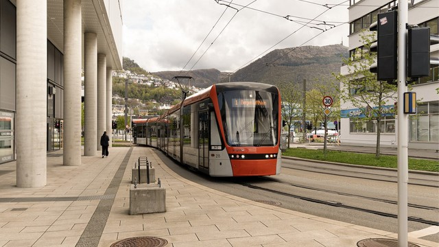 - Få minutters gange til bybanen. Her ser man også Ulriken i bakgrunnen -