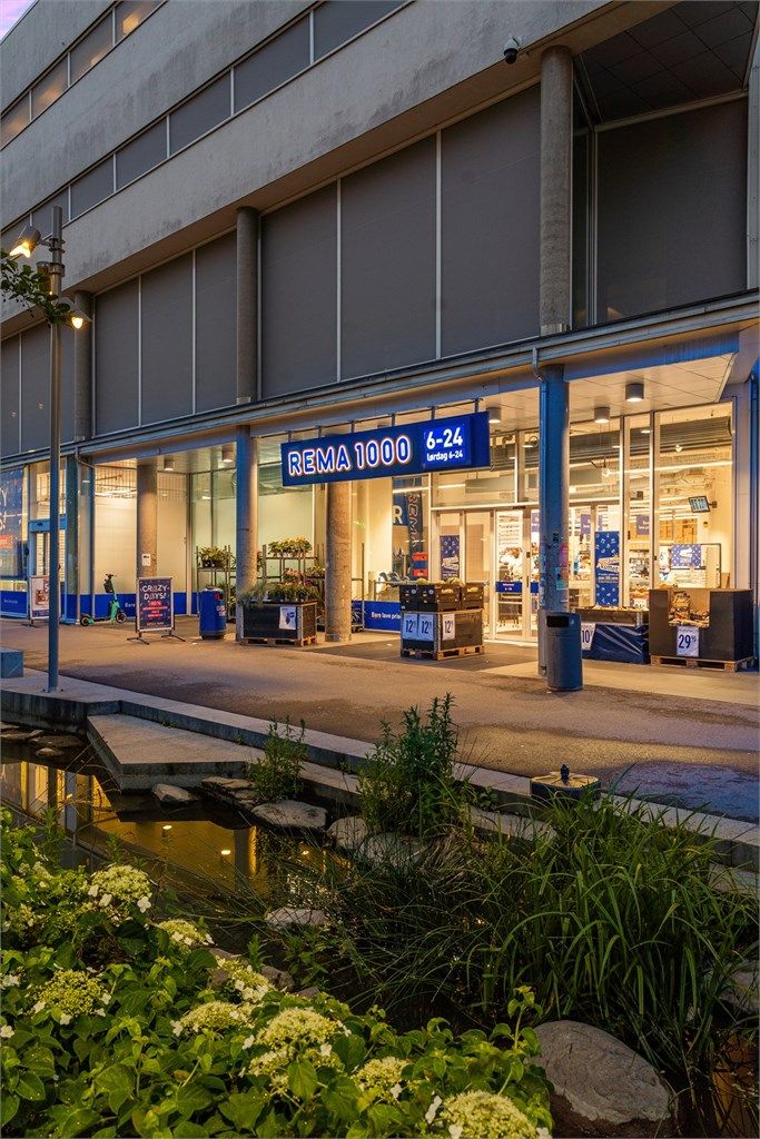 Rema 1000 i Gladengveien har gjesteparkering og er søndagsåpen