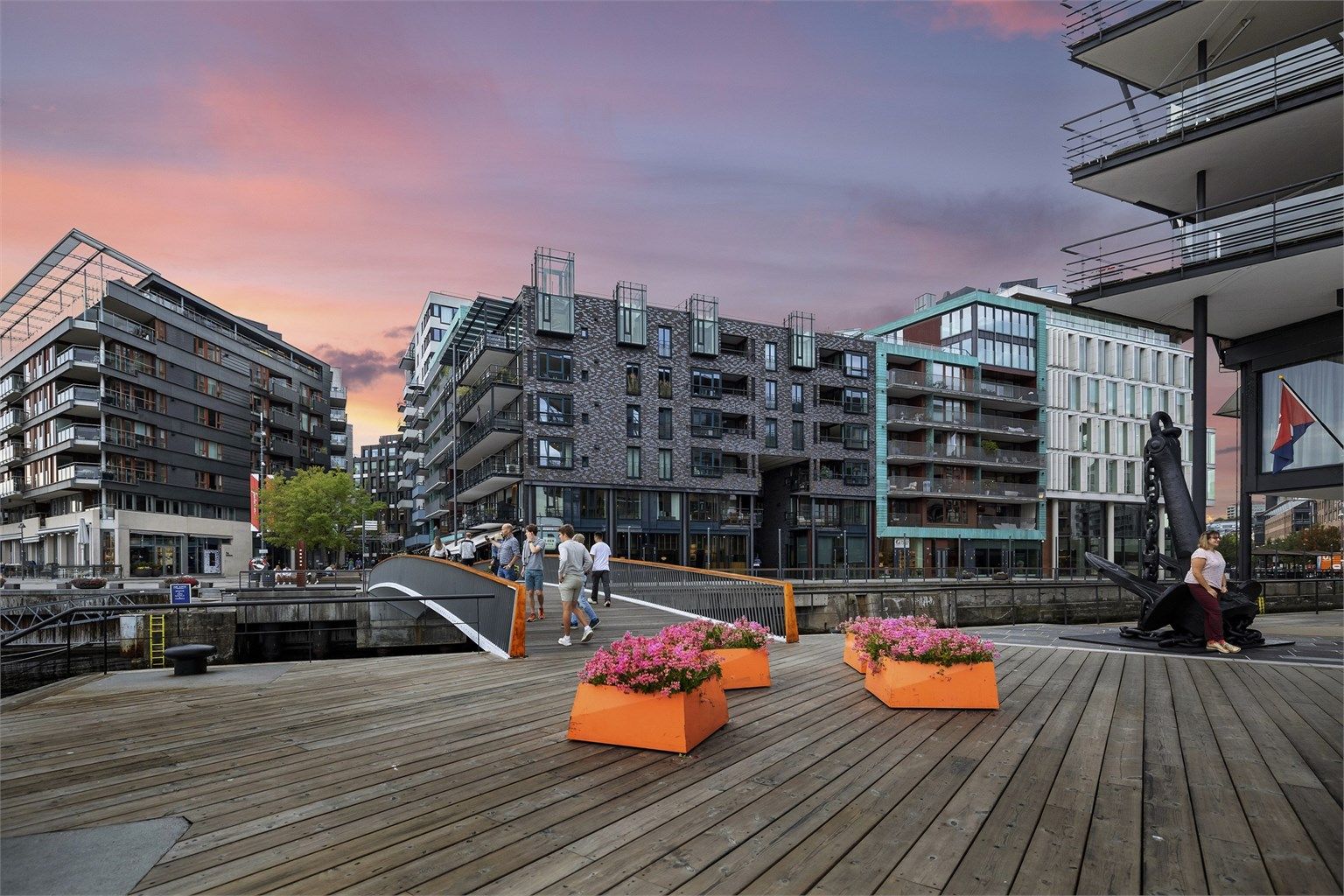 På Tjuvholmen bor du særdeles sentralt med alle tenkelige servicetiobud rett utenfor døren.