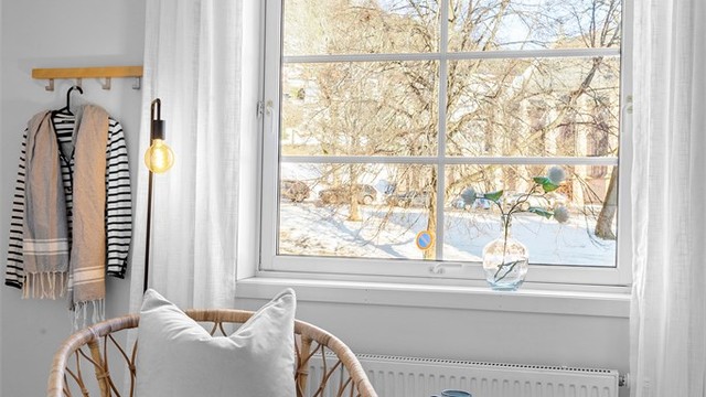 Begge soverom har fin utsikt mot Bragernes kirke.