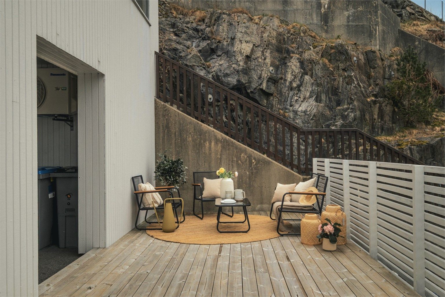 Her kan du nyte solen fra ca kl. 11 om formiddagen til ca 22 på sommerstid