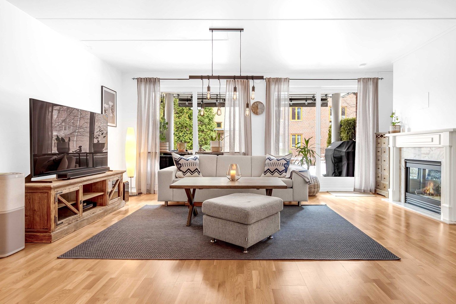 Velkommen til Bærumsveien 236 - En lys og moderne leilighet med rolig, men sentral beliggenhet på Bekkestua