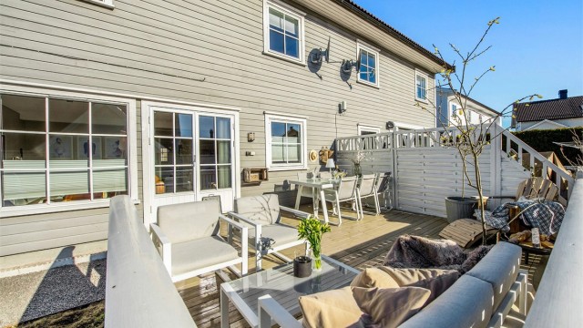 Terrasse utenfor stuen