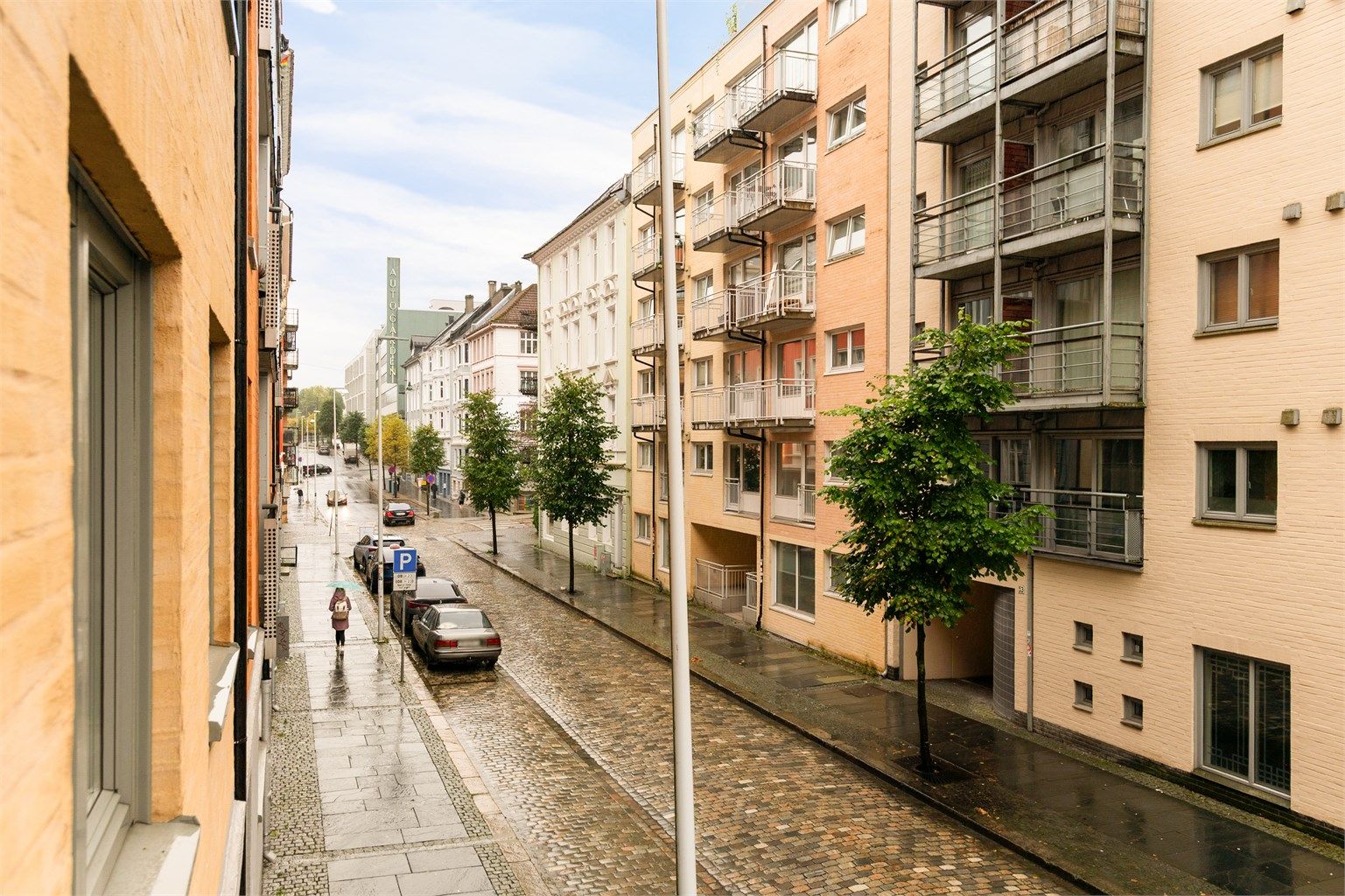 - Kort vei til dagligvarebutikker, kaféer og spisesteder i Nygårdsgaten -