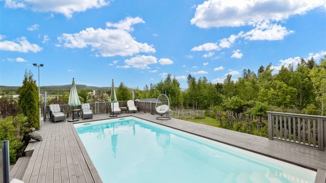 Terrasse på 71 kvm med basseng fra 2017 (ikke byggemeldt)