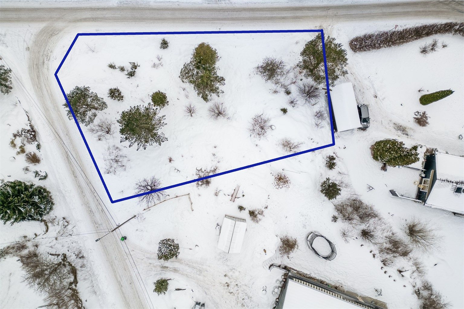 Vestvendt tomt med meget gode sol og utsiktsforhold. 