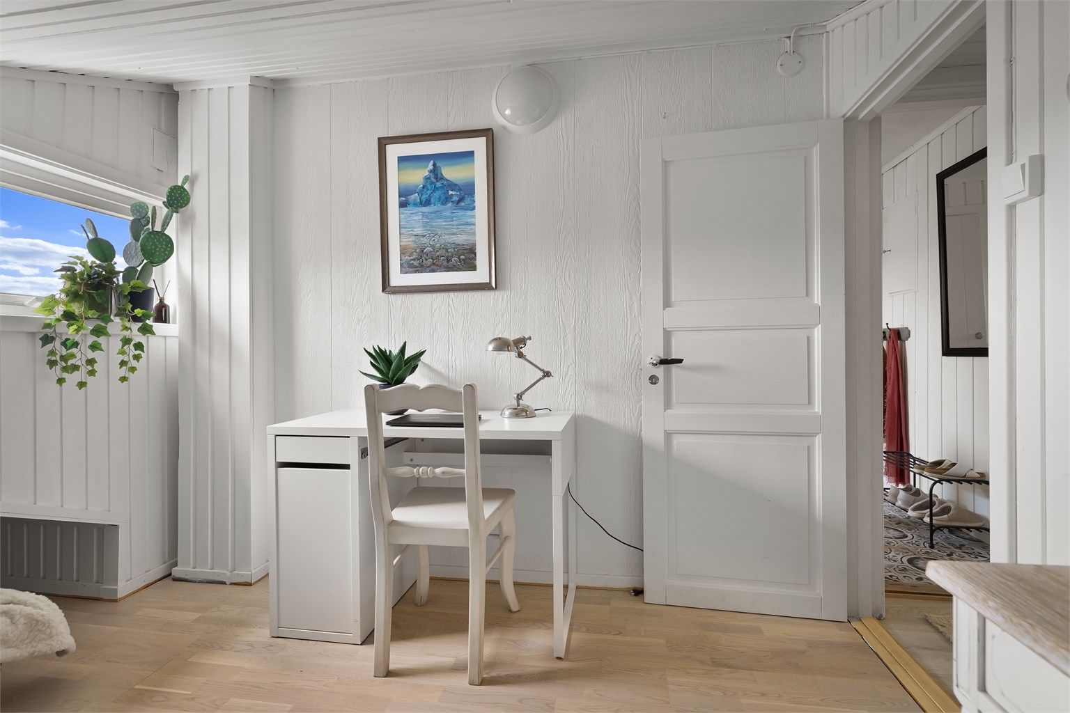 Rommet har gode lysforhold, men er byggemeldt som bod