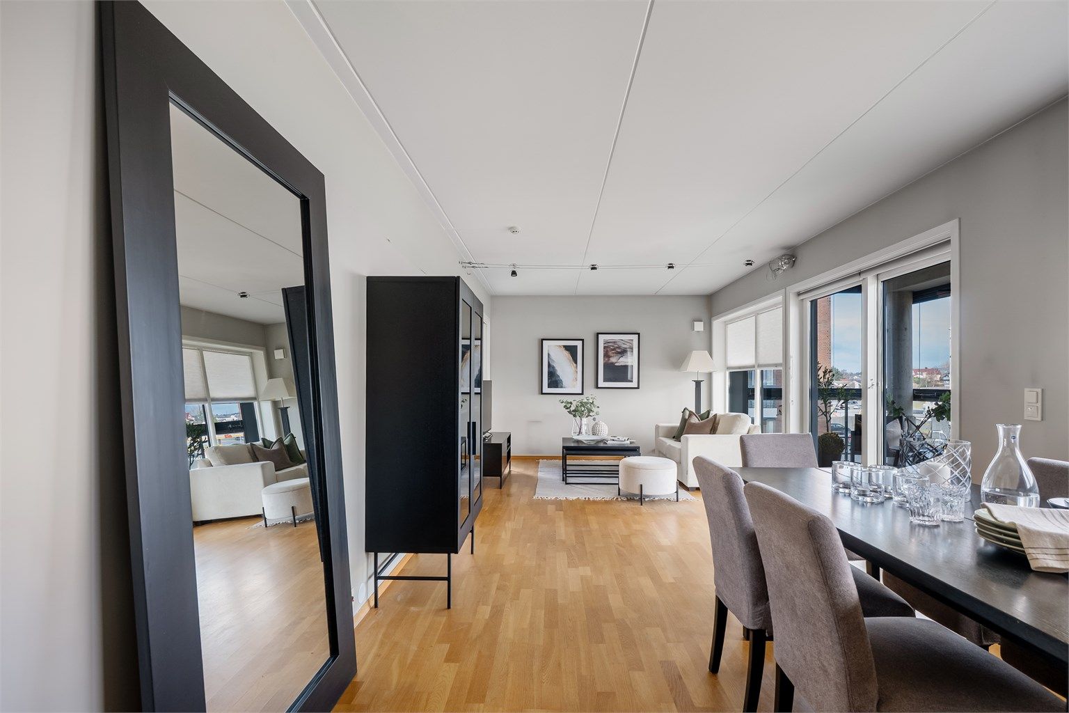 Madlastokken 6A, er en fin selveierleilighet med gjennomgående god standard, store vindusflater, som gir godt med lysinnslipp.
( Foto: John Mossig)