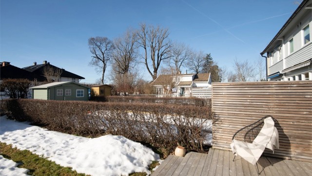 Hagen gir en fin forlengelse av uteområdet, med plass for lek og aktivitet.