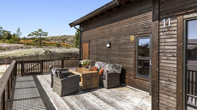 Her bor du i et rolig og veletablert hyttefelt, med umiddelbar nærhet til flotte turområder hele året.