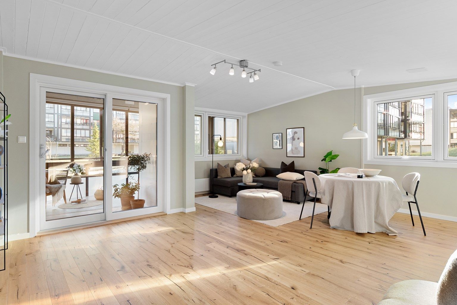 - Velkommen til Dag Hammarskjölds vei 17 -