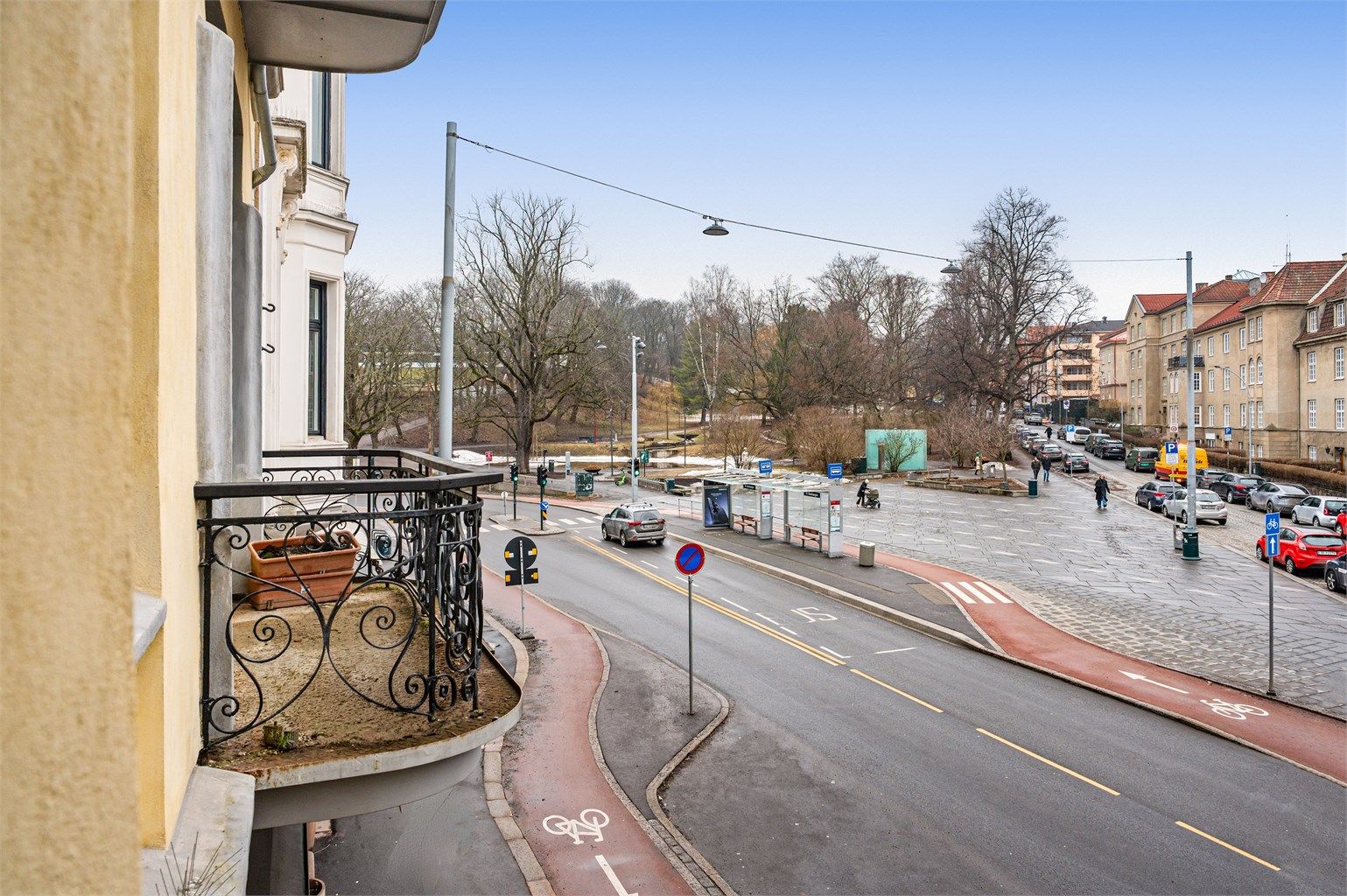 Her bor du med St. Hanshaugen park som nærmeste nabo og områdets naturlige samlingspunkt.