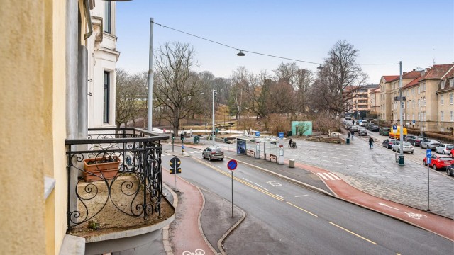 Her bor du med St. Hanshaugen park som nærmeste nabo og områdets naturlige samlingspunkt.