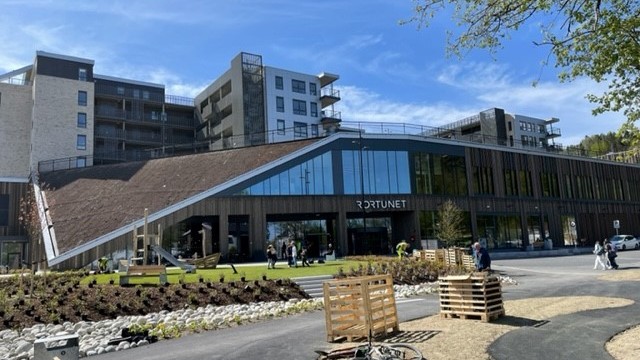 Rortunet kjøpesenter ikke langt fra boligen