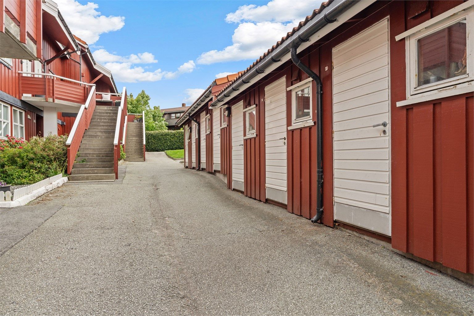 Til leiligheten følger det med en utvendig bod for ekstra lagringsplass.