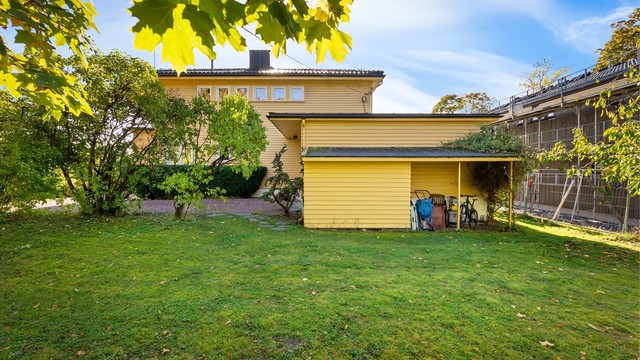 Bod/lagringsplass ved garasjen