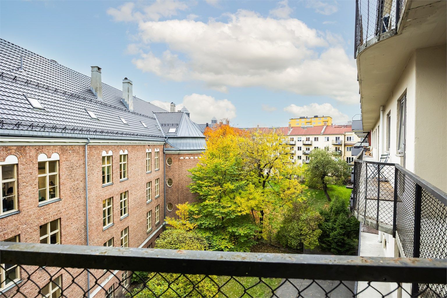 Velkommen til Ullevålsveien 107A - Presentert av Therese Ekeli Berg v/ Eiendomsmegler Krogsveen.