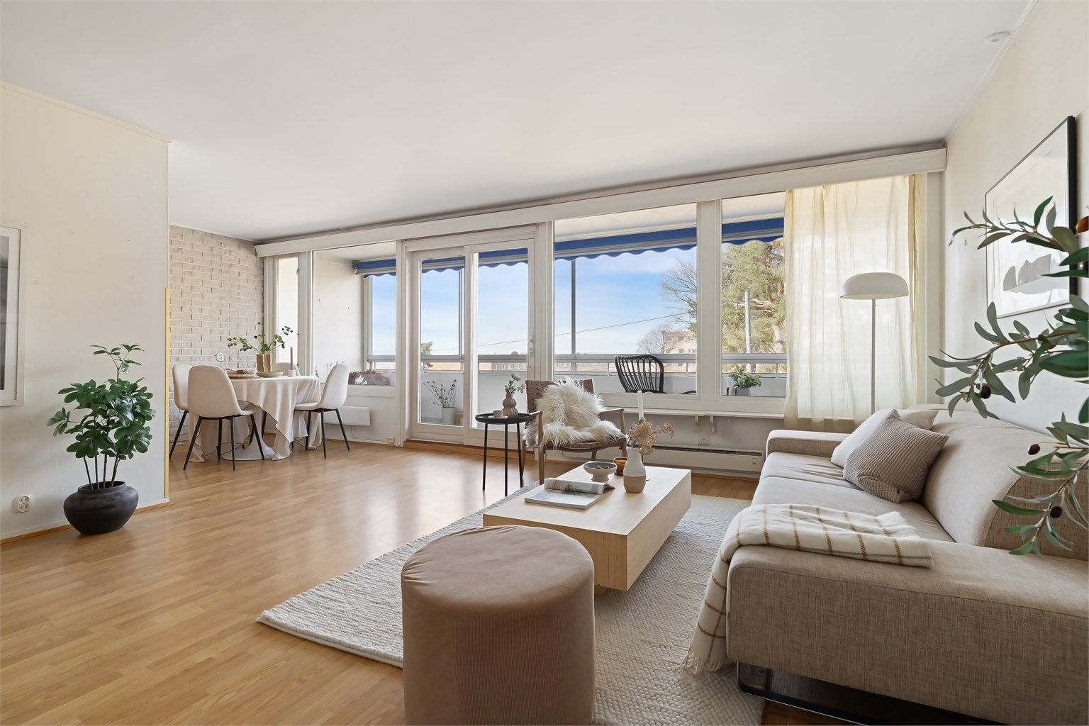 Velkommen til Rødbergveien 75 - Presentert av Krogsveen ved Hallvard Taasen! 