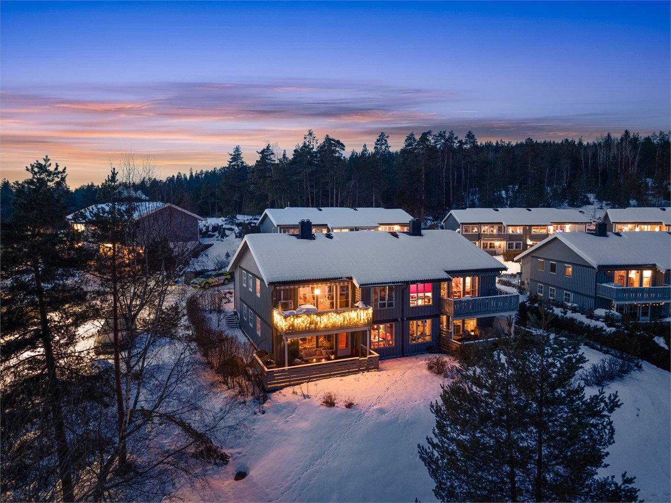 Dette er et veletablert og familievennlig boligområde med en rolig atmosfære.