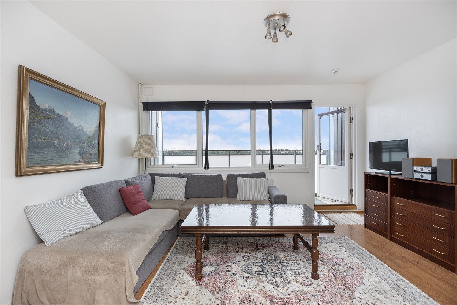 Velkommen til Stallerudveien 89 - presentert av Emir Mekic hos Krogsveen!