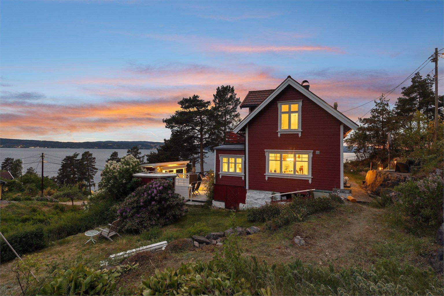 Velkommen til Korsveien 42! En spektakulær fritidseiendom presentert av Elisiff Wennersgaard v/Krogsveen Nesodden. Foto: Per O. Skjellnan v/Eftk