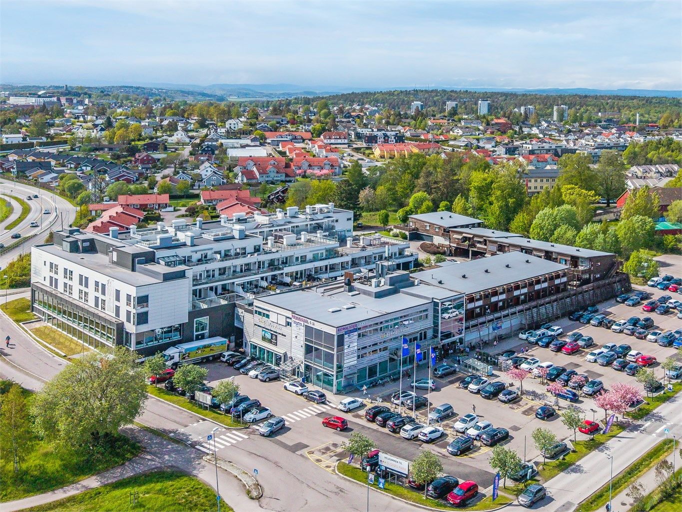 Kort vei til Olsrød senter med et godt utvalg av butikker og tjenester.