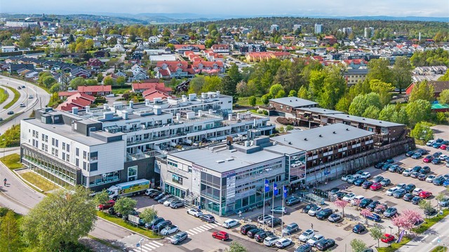 Kort vei til Olsrød senter med et godt utvalg av butikker og tjenester.