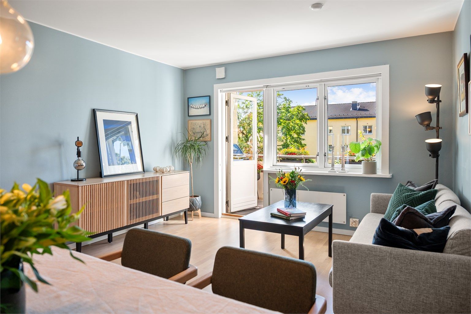 En flott og tiltalende 3-roms leilighet med sørvestvendt balkong og attraktiv beliggenhet i et veldrevet borettslag.
Foto: Peter Futo v/Kreativ Mango AS