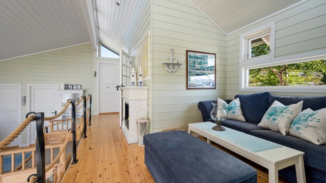 Den ekstra stuen er opprinnelig byggemeldt som soverom, og kan enkelt kles igjen med lettvegg for å få et ekstra soverom.