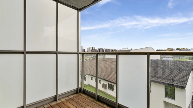 Krogsveen v/Nhut Nam Huynh har gleden av å presentere Rådhusvegen 7A! Foto: Peter Futo/Cool Pics AS