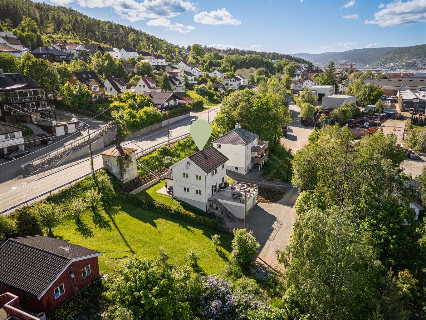 Marka og Nordbykollen er beliggende i nærheten av eiendommen (bak eiendommen).