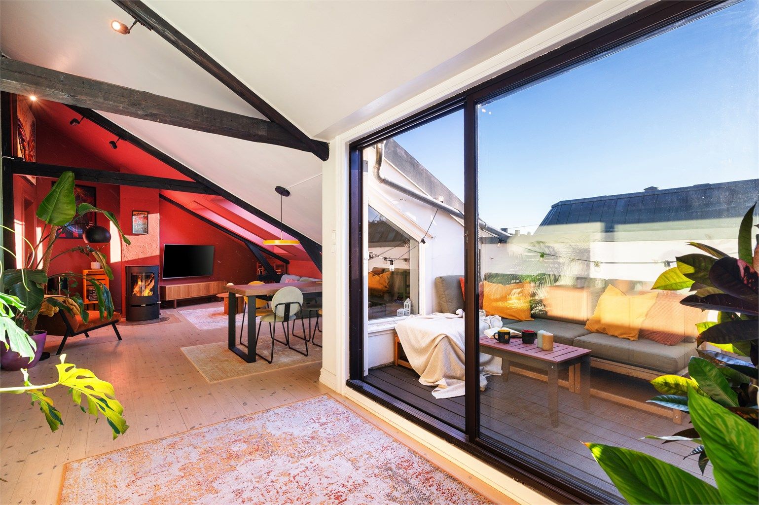 Velkommen til Falsens gate 24B - Presentert av Eiendomsmegler Krogsveen v/Emilie Lie! Foto: Peter Futo.