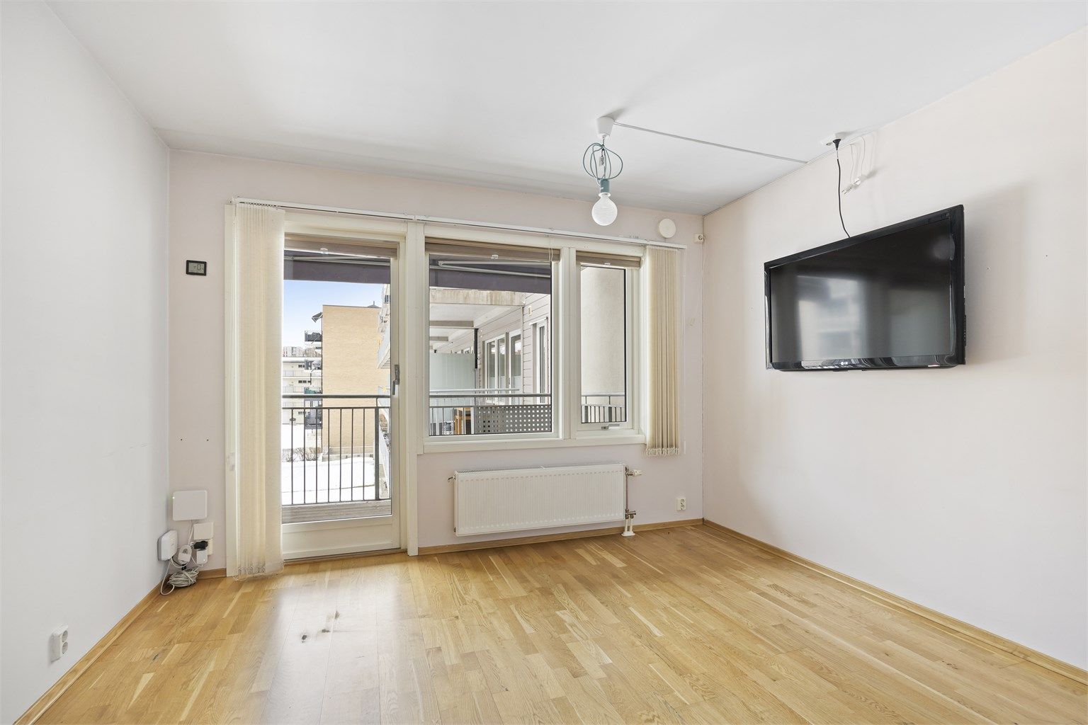 Velkommen til Spireaveien 10 B - Presentert av Emir Mekic ved Krogsveen Løren! Foto: Christian N. Christensen / Christensen Fotolink